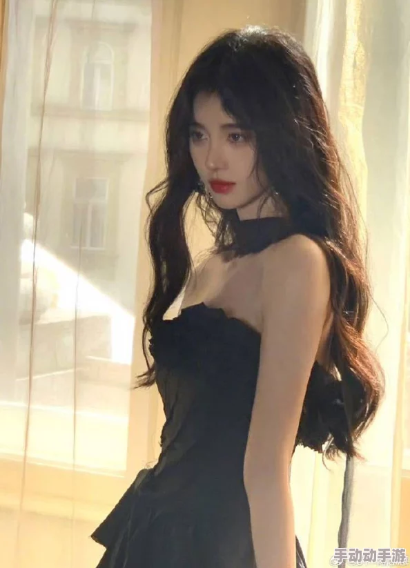 鞠婧祎被C到高潮下不了床小说:记录她意外与命运交织的激情瞬间 鞠婧祎被C到高潮下不了床小说:记录她意外与命运交织的激情瞬间