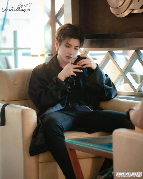 男生把坤放在女生定眼里,研究显示:情感表达对恋爱关系的影响显著提升 男生把坤放在女生定眼里,研究显示:情感表达对恋爱关系的影响显著提升