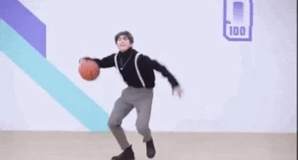 男生把坤坤放到女生坤坤里，网友热议：这到底是创意还是恶搞？