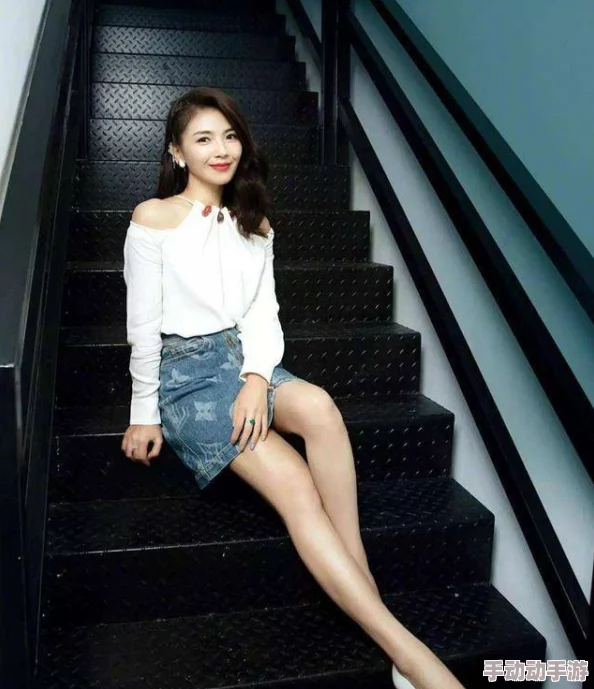 张悠雨-两-腿-之-间-毛-毛-图片引发热议,网友纷纷讨论其背后的文化意义与社会影响 张悠雨-两-腿-之-间-毛-毛-图片引发热议,网友纷纷讨论其背后的文化意义与社会影响