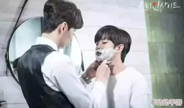 男男gαy洗澡互吃鳮吧网站，展现了友谊与信任的美好，让人感受到生活中的温暖与快乐