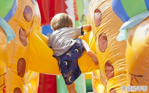 床上开火箭,滑滑梯,跷跷板，快乐童年尽在其中，享受无限乐趣和创意游戏时光