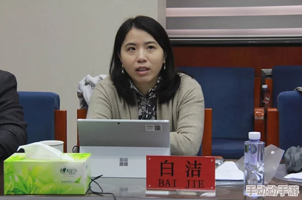 理解白洁孙倩：她们在生活与情感中的复杂交织与成长历程