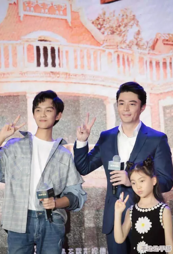 《天涯明月刀》复刻美学：匠心打造10款经典外观，独家工艺流程全解析与创意灵感揭秘