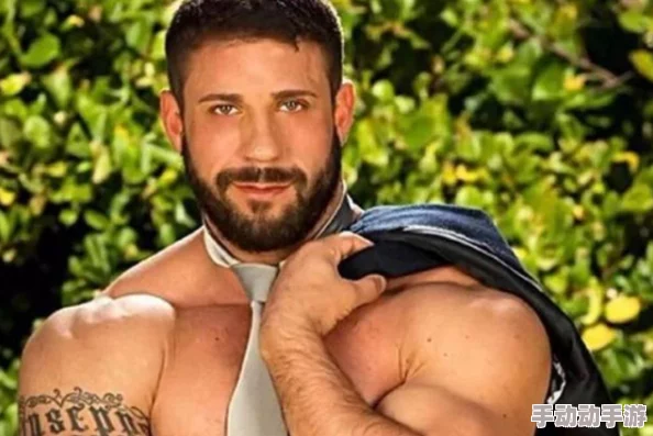 欧美巨茎CgGay:一触即发,不可思议的男性魅力展现 欧美巨茎CgGay:一触即发,不可思议的男性魅力展现