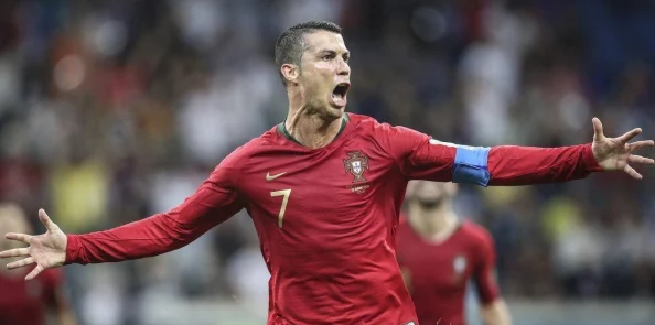 皮尔洛&内德维德传奇再现，《实况足球》燃情启幕巨星联动赛季庆典！