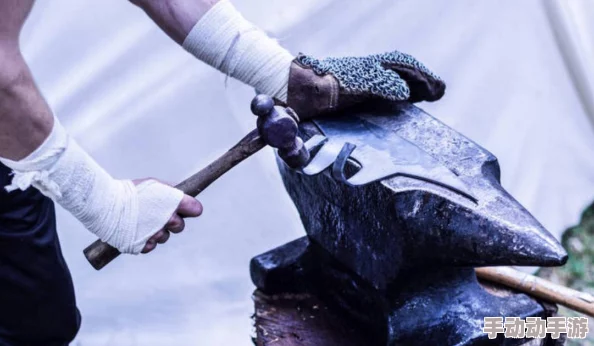 探寻《地下城与勇士》中锻造技艺巅峰：谁才是真正的传奇铁匠之王？