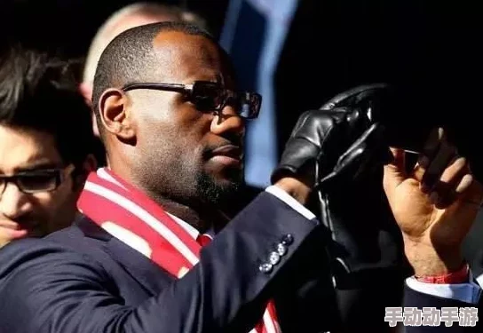 掌握街头篮球手游核心：高效晃倒防御策略与实战技巧提升指南