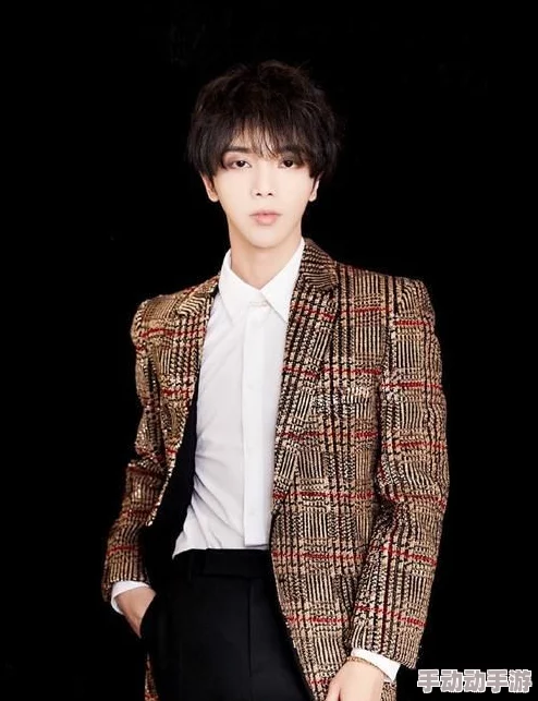 51吃瓜爆料黑料社最新消息:某明星与经纪人绯闻曝光,内幕揭秘! 51吃瓜爆料黑料社最新消息:某明星与经纪人绯闻曝光,内幕揭秘!