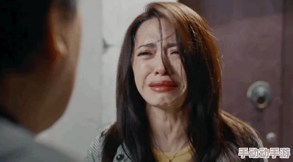 黑土流眼泪翻白眼害羞脸红，情感交织的故事引发热议与共鸣，展现人性深处的脆弱与坚韧