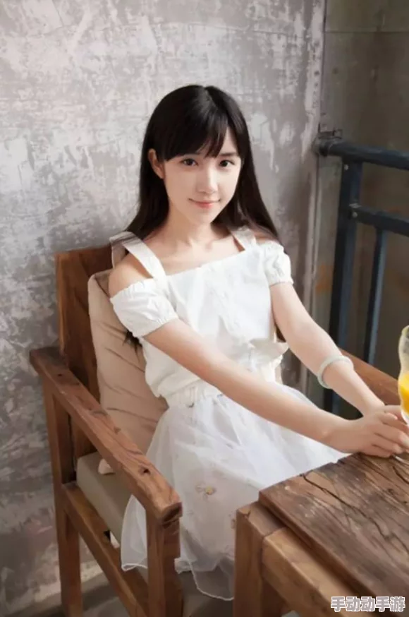 白丝校花无毛爆乳,校园内外流传她与学长的秘密恋情,引发众多网友热议和围观! 白丝校花无毛爆乳,校园内外流传她与学长的秘密恋情,引发众多网友热议和围观!