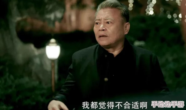 黑料吃瓜视频：最新进展揭示事件背后的真相与相关人物的深度分析，网友热议不断