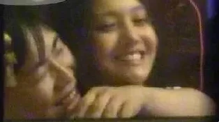 老太脱裤让老头玩ⅹXXXX！内幕曝光，背后真相令人震惊！