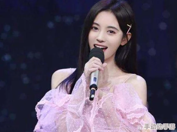 鞠婧祎哭着说不能继续了解,感慨与粉丝之间的距离引发热议,情感真挚令人动容 鞠婧祎哭着说不能继续了解,感慨与粉丝之间的距离引发热议,情感真挚令人动容