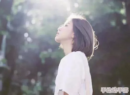 贺朝不让谢俞释放，背后隐藏的情感纠葛与权力斗争分析：从角色关系看现代社会的复杂性