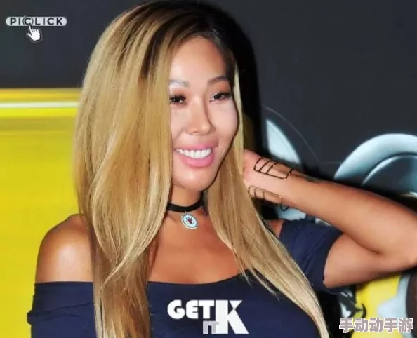 韩国女rapper在美国:突破语言障碍惊艳全球,合作传奇音乐人引发热议! 韩国女rapper在美国:突破语言障碍惊艳全球,合作传奇音乐人引发热议!