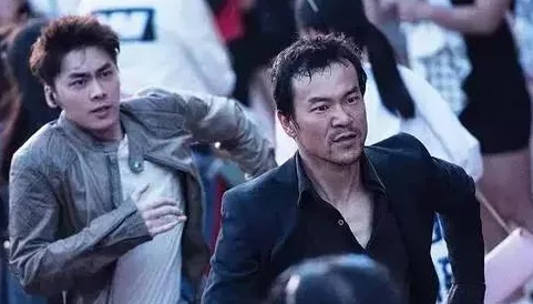 拍戏时进入演员放不开现场教,如何通过心理辅导与团队合作提升表演质量和情感投入的研究分析 拍戏时进入演员放不开现场教,如何通过心理辅导与团队合作提升表演质量和情感投入的研究分析