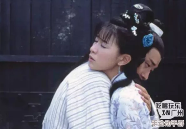 高度宠溺1v1林殊词：震惊！这对情侣竟然在公众场合展现如此炫目的爱意，令人瞠目结舌！