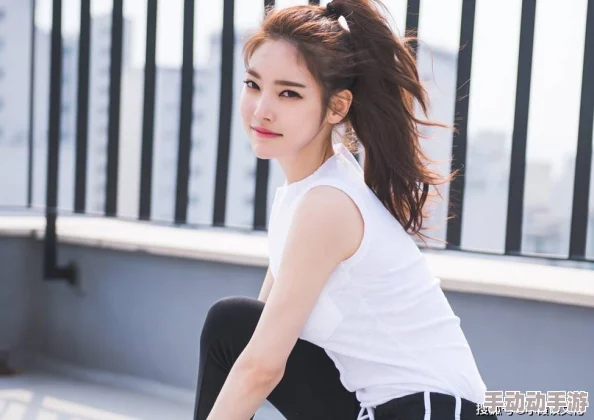 美女黄色大全：最新动态汇总，展示各类美丽女性的风采与魅力，带你领略不一样的视觉盛宴