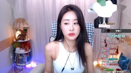 韩国美女vip内部福利视频在线:最新动态曝光,众多网友热议,期待更多精彩内容上线,引发广泛关注与讨论 韩国美女vip内部福利视频在线:最新动态曝光,众多网友热议,期待更多精彩内容上线,引发广泛关注与讨论