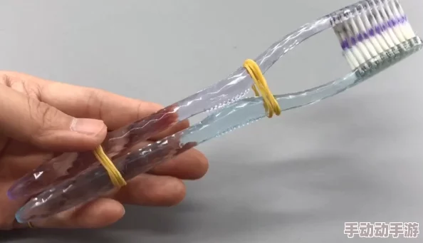 将手脚绑上拿刷子挠痒作夂近日一项研究发现这种行为能有效缓解压力并提升心情 将手脚绑上拿刷子挠痒作夂近日一项研究发现这种行为能有效缓解压力并提升心情