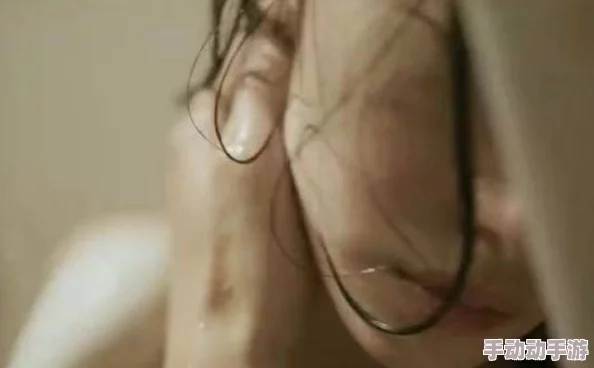 越夜越野浴室大战疯传网络引发热议尺度惊人网友举报 越夜越野浴室大战疯传网络引发热议尺度惊人网友举报